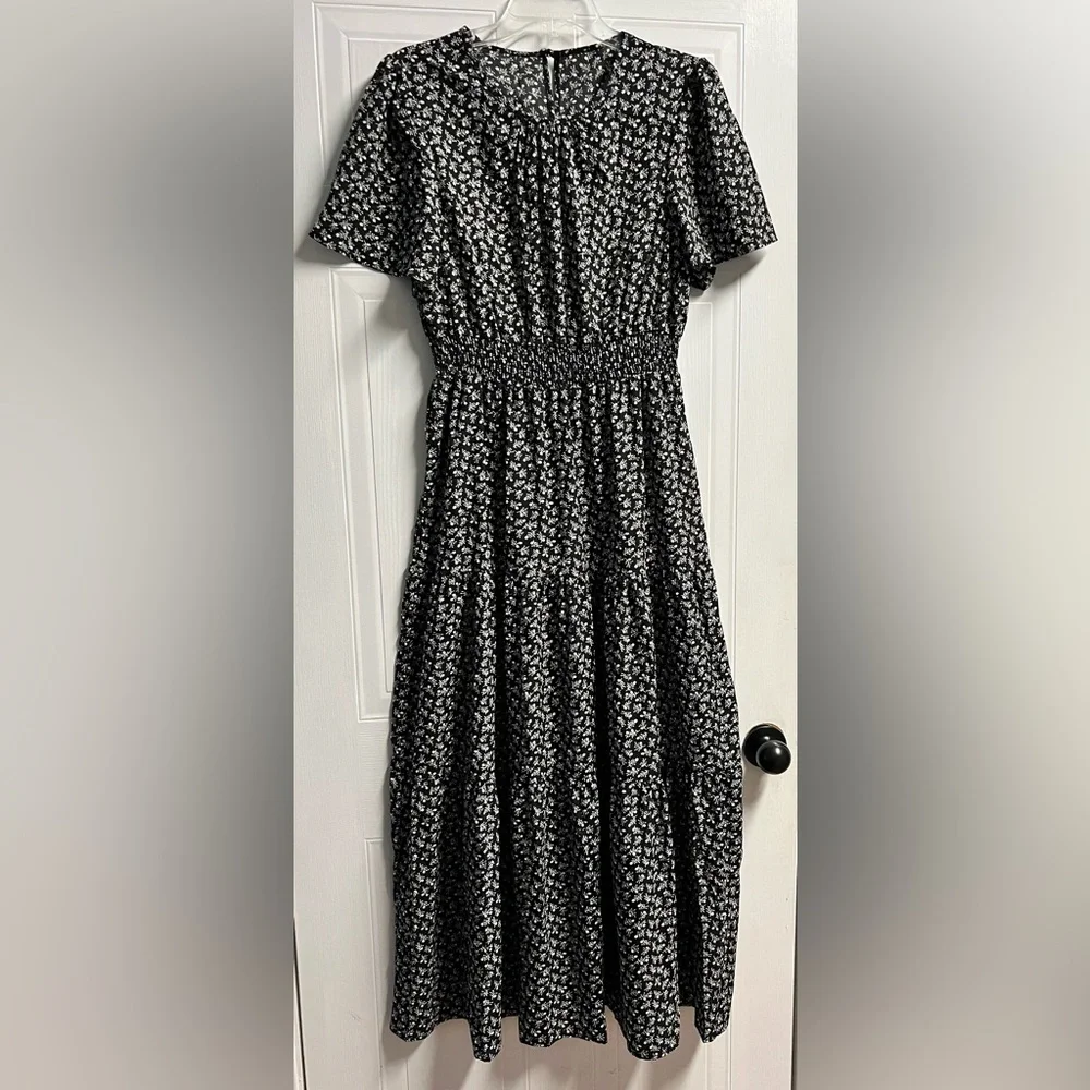 NWOT. Elegant Black Floral Maxi Dress - Picture 2 of 6